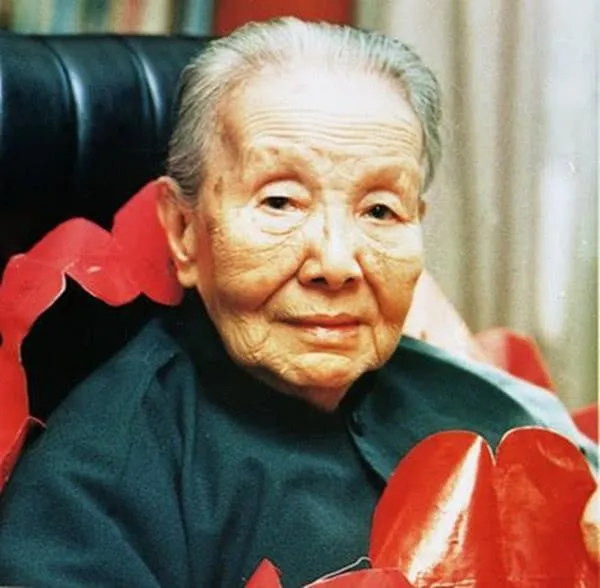 1933年，一个人抱着一坛醋敲开了冰心家的门：“这是林徽因托我带给您的礼物。”冰