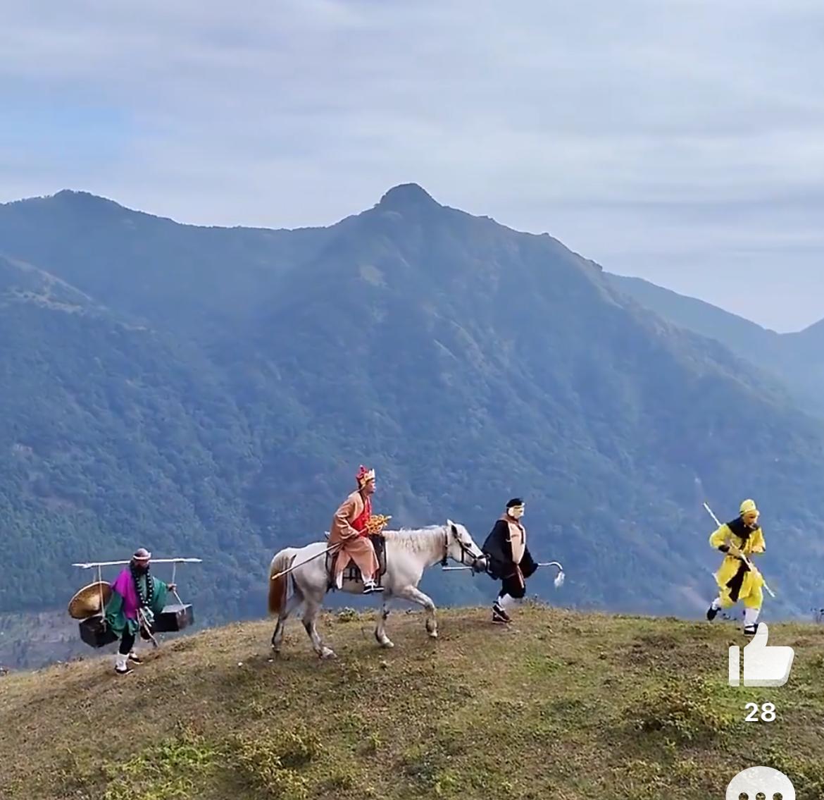 直播赛道真是没有想不到，4人团队模仿西游记西天取经走红。这个团队是从11月份开播