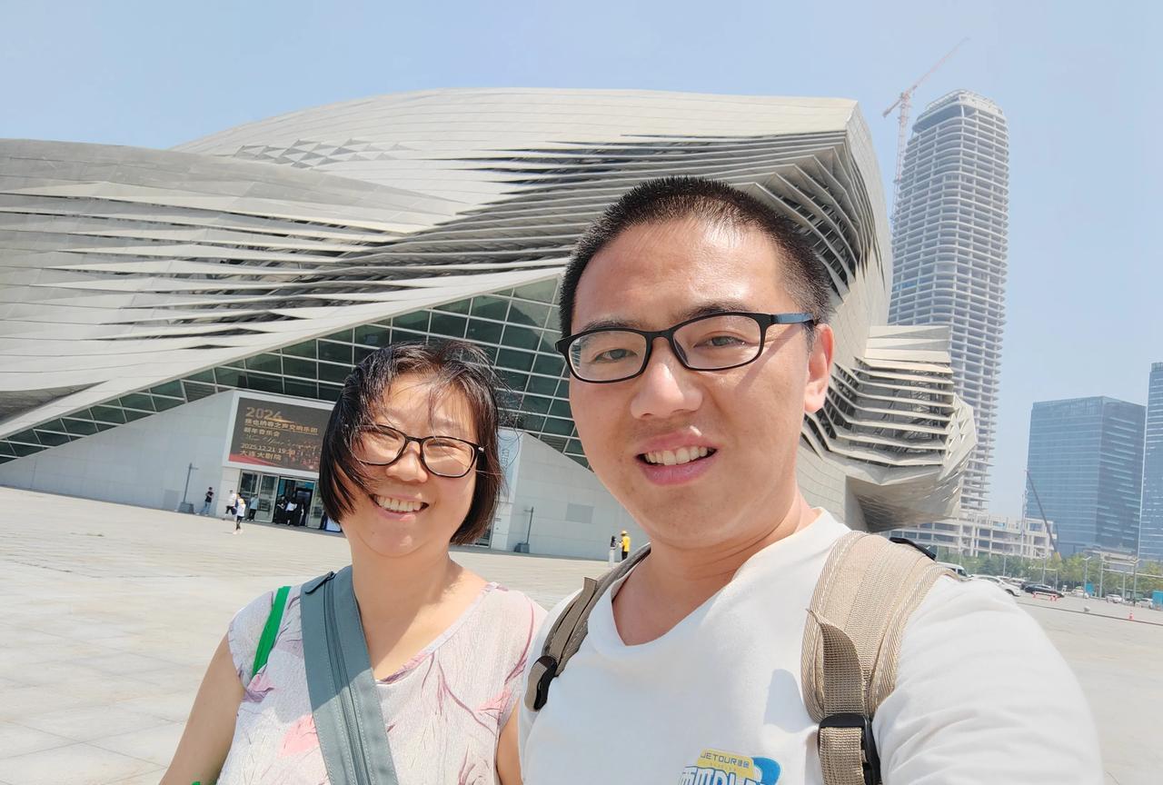 我已经十多年没有做过正式工作了，当然了，我也没有主动去找工作。这么多年了，我做的