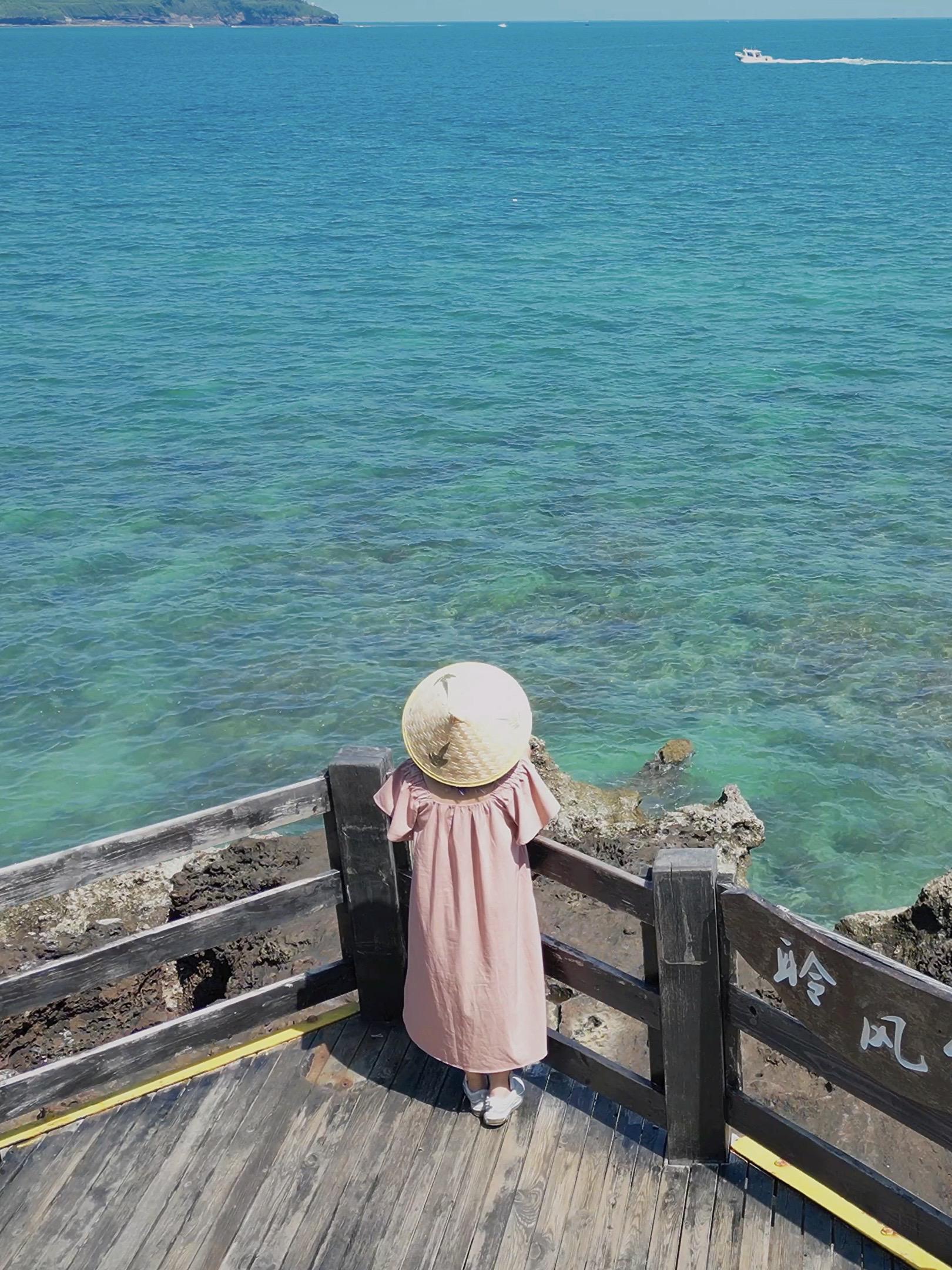 涠洲岛春日封神✨蓝眼泪+玻璃海+海鲜自由。涠洲岛的春天直接把浪漫焊在海...