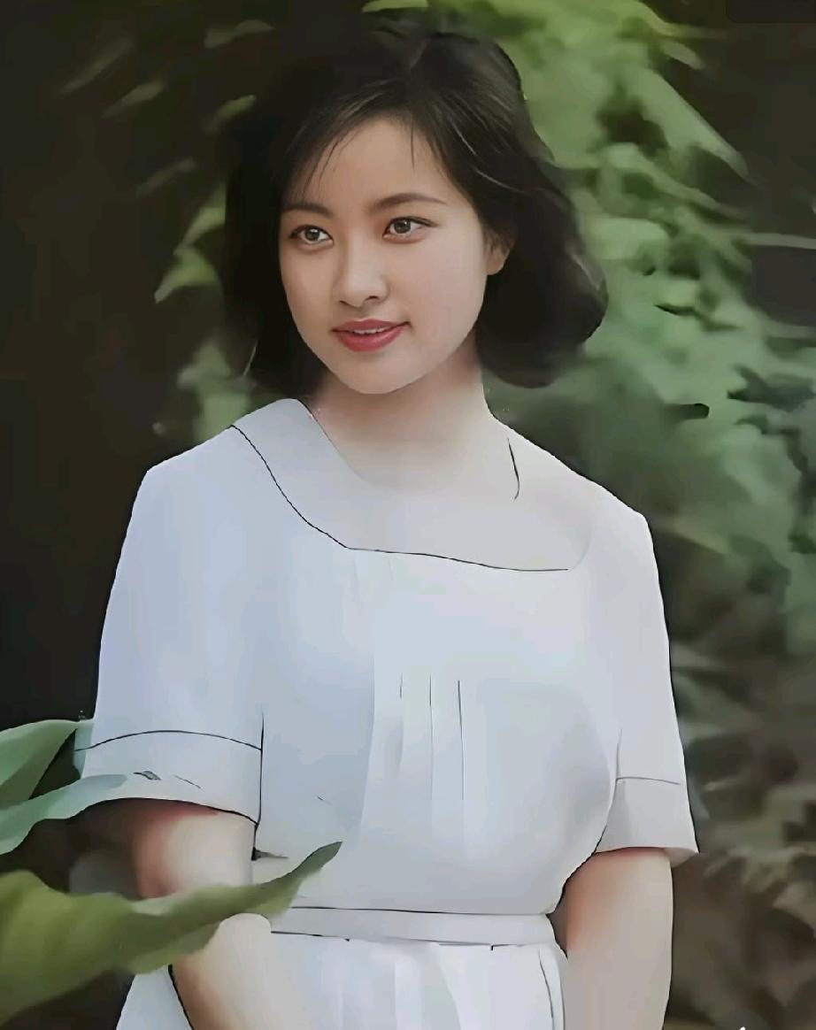 刘晓庆年轻时的颜值有多高80年代的刘晓庆颜值到底有多高，看看吧[玫瑰][玫瑰][