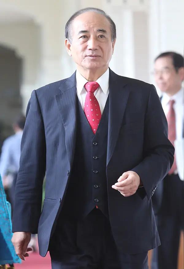 王金平：站在了调和两岸缓和氛围的立场高度；韩国瑜：站在回避统一议题、左右摇摆的