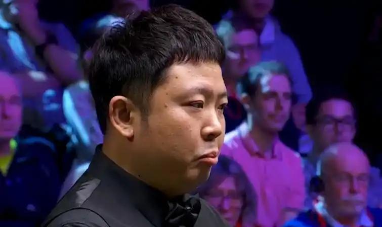 “火箭”奥沙利文言中，赵心童还真的只是三档球员，比赛能力距顶级球员还差得多。今晚