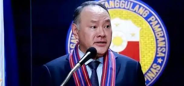 菲律宾国防部长特奥多罗的一句话，把一起海上碰撞直接推成了国内政治审判。9月21日