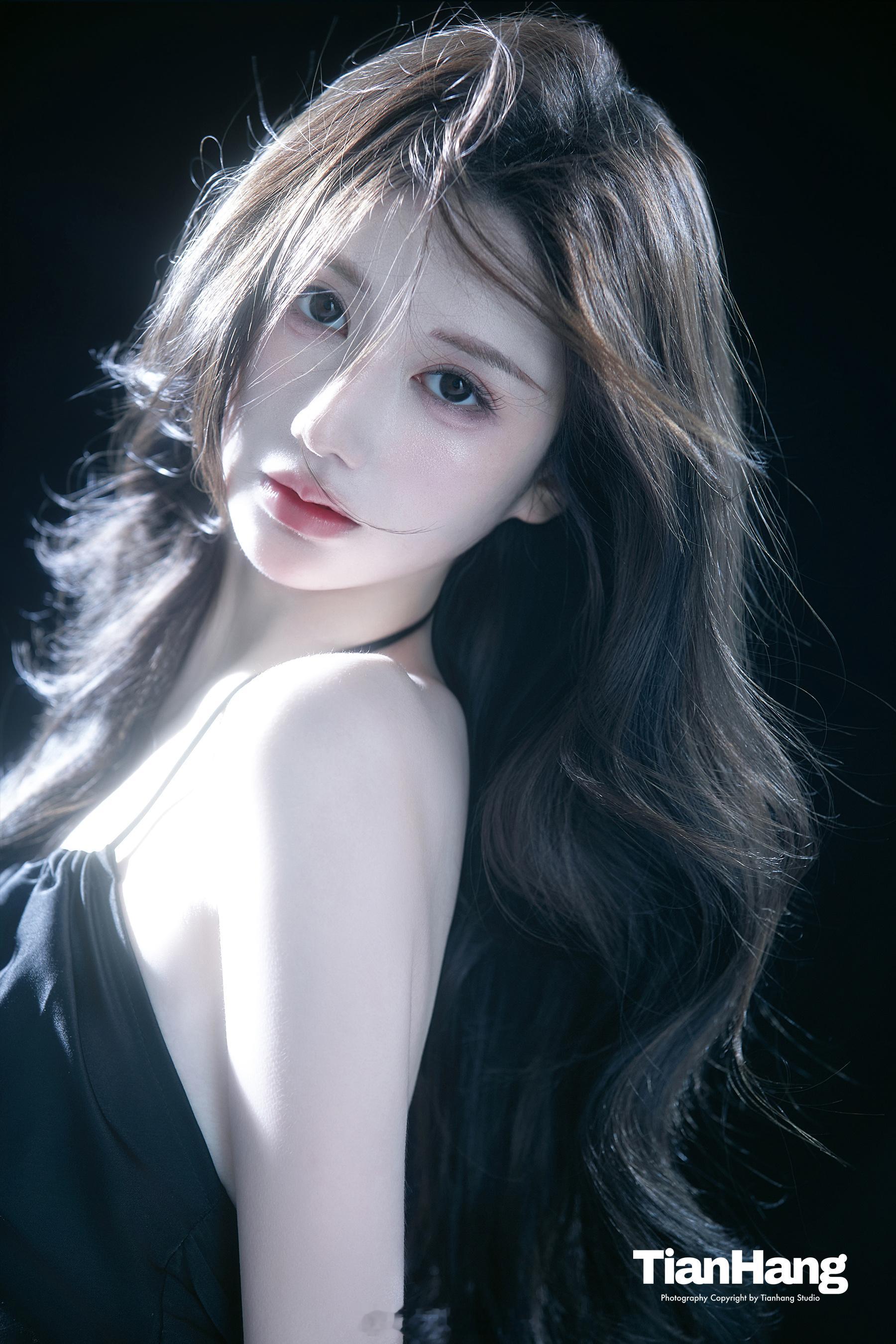 ✨棚拍分享清冷是我的轮廓温柔是轮廓上的光💫天航工作室韩系棚拍纯欲情绪​​​