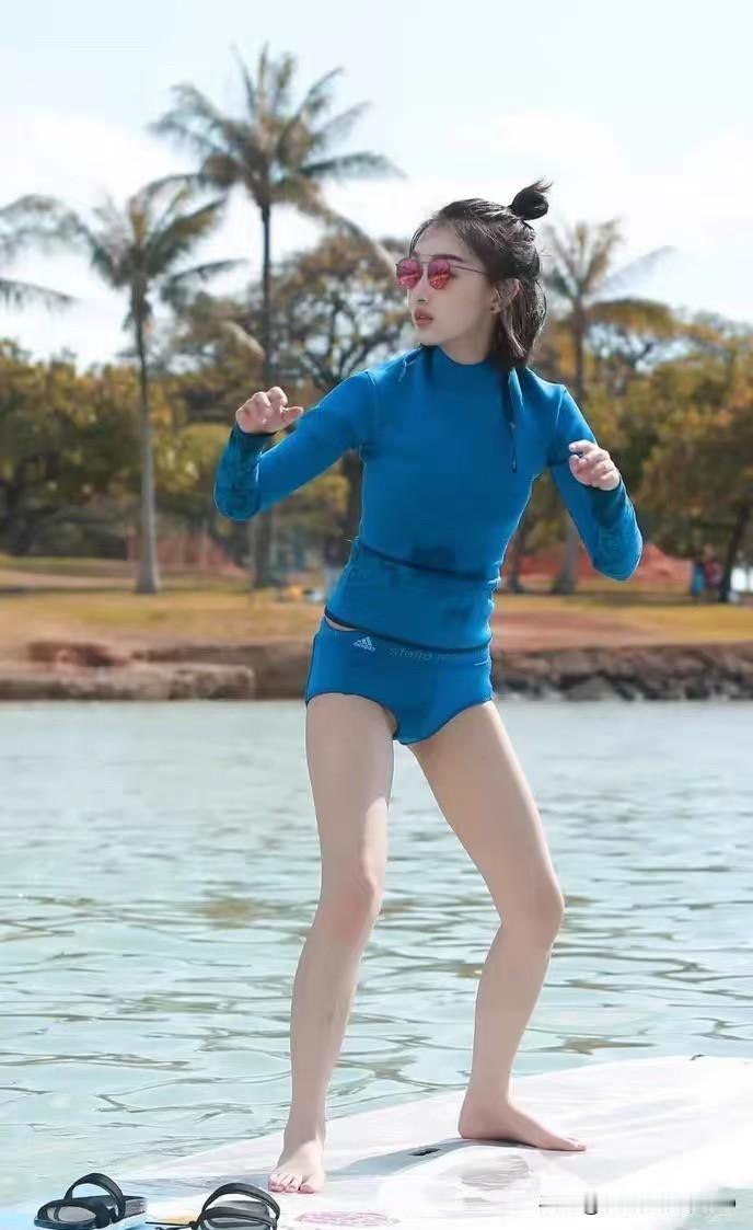 周冬雨的小甜美