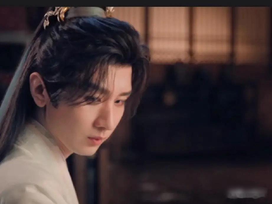 《天地剑心》清瞳从富贵身边走过没有停留一秒，更没有回头，就如同富贵是陌生人一般她