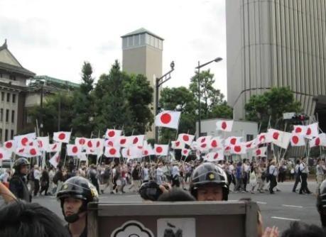为什么现在日本越来越猖狂？一位日本老人一语道破：“日本之所以敢跟中国叫板，说到底