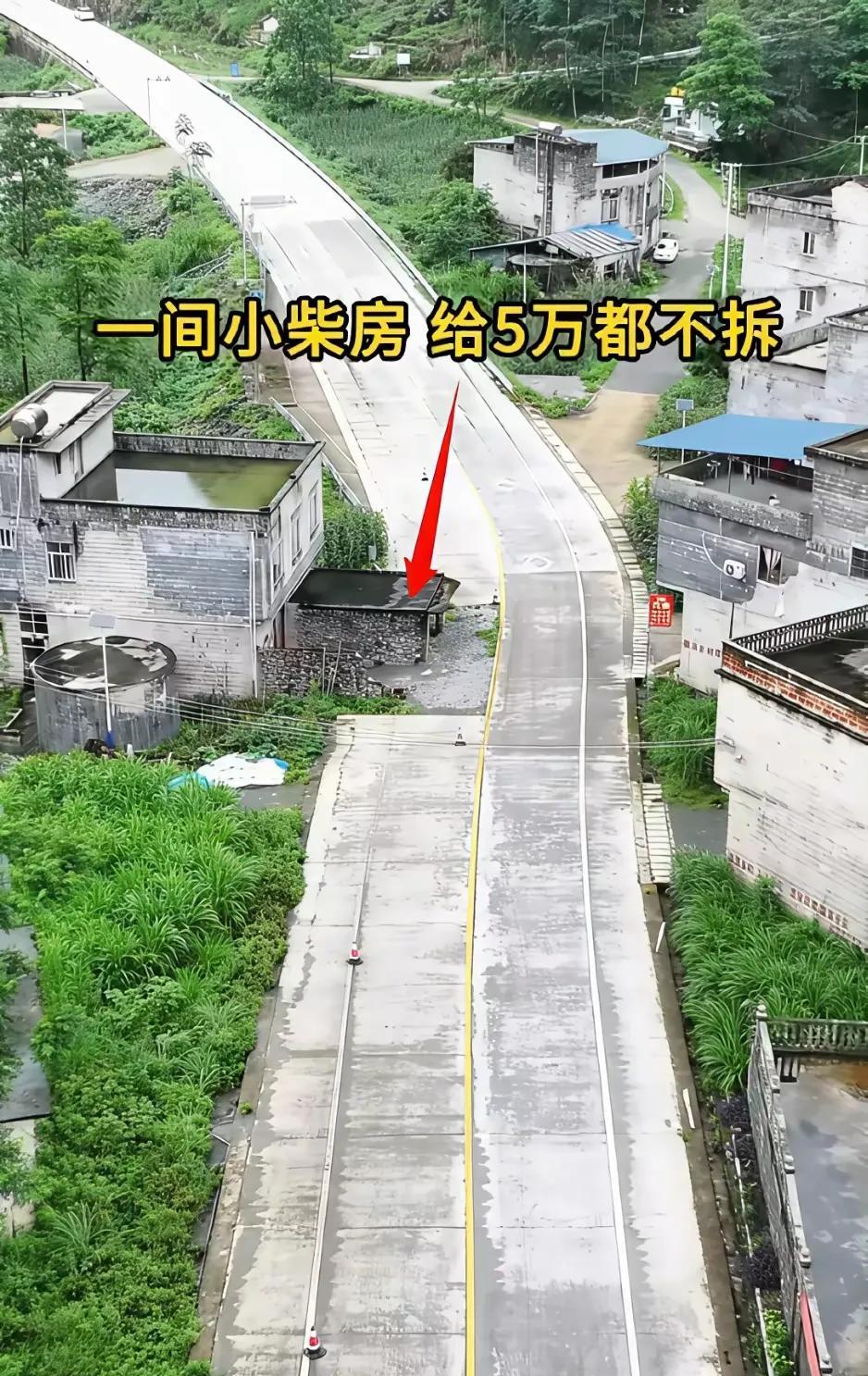 要是开个挖机没刹住车撞上了，咋办？