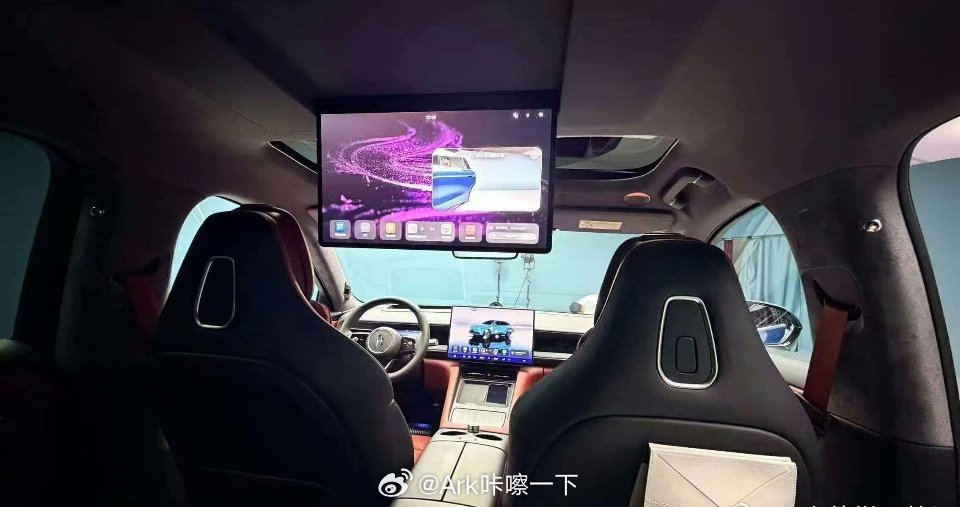 有博主去提前拍问界M6按说应该要签保密协议的，居然就把图发出来了，但也可以让我们