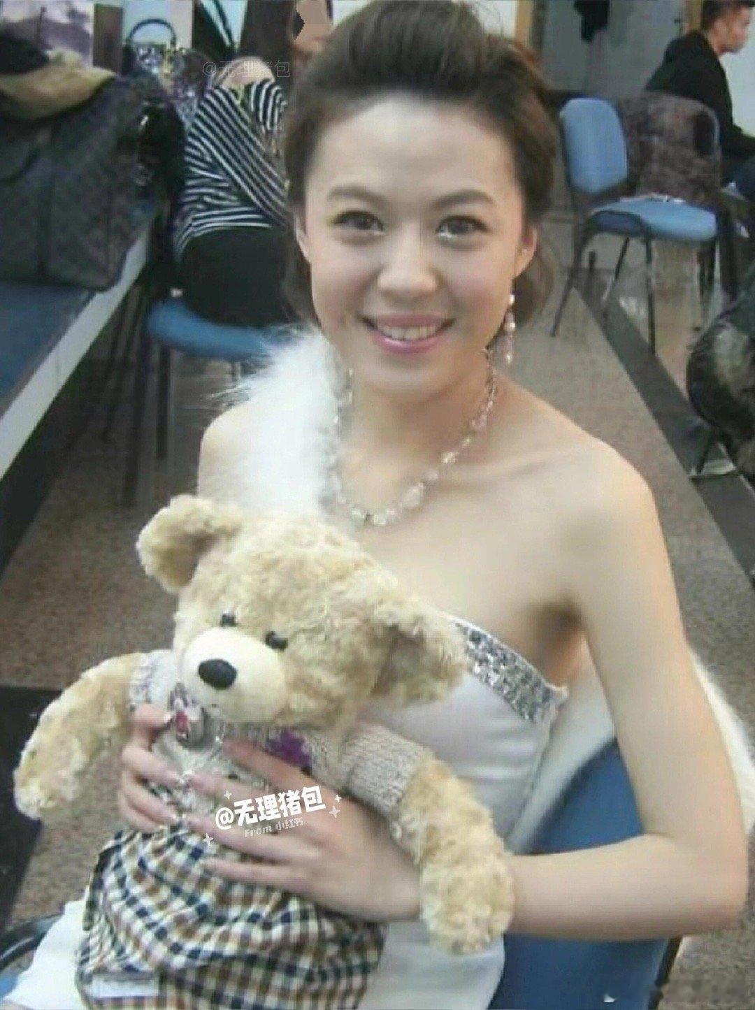 李金铭我只是跑出去玩啦纯正古早味美女那个年代就是流行blingbling闪的妆