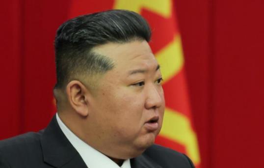 金正恩被韩国泼了一盆冷水韩国24日公开对外确认表示：首尔目前不打算邀请朝鲜参