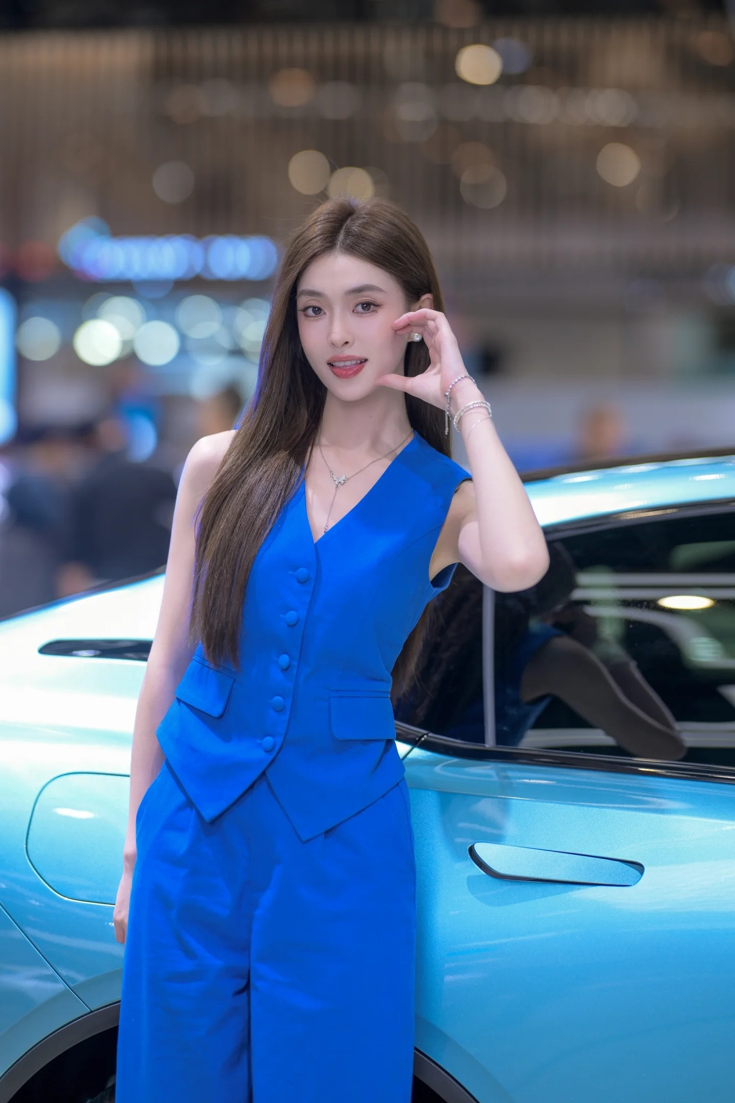 车模小姐姐