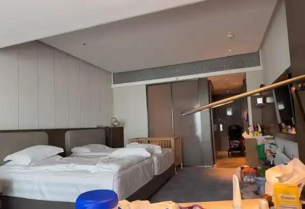 “有钱真任性！”上海一女子每天带着孩子住五星级酒店，早中晚餐不用自己动手，一天住