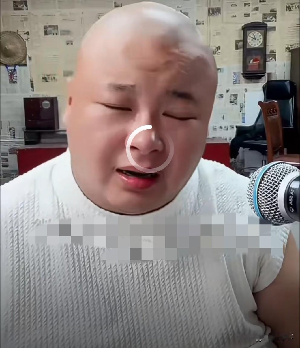 老狗炮轰张二嫂揭露高暴利产品利润。老狗醉酒呛怼讽刺张二嫂