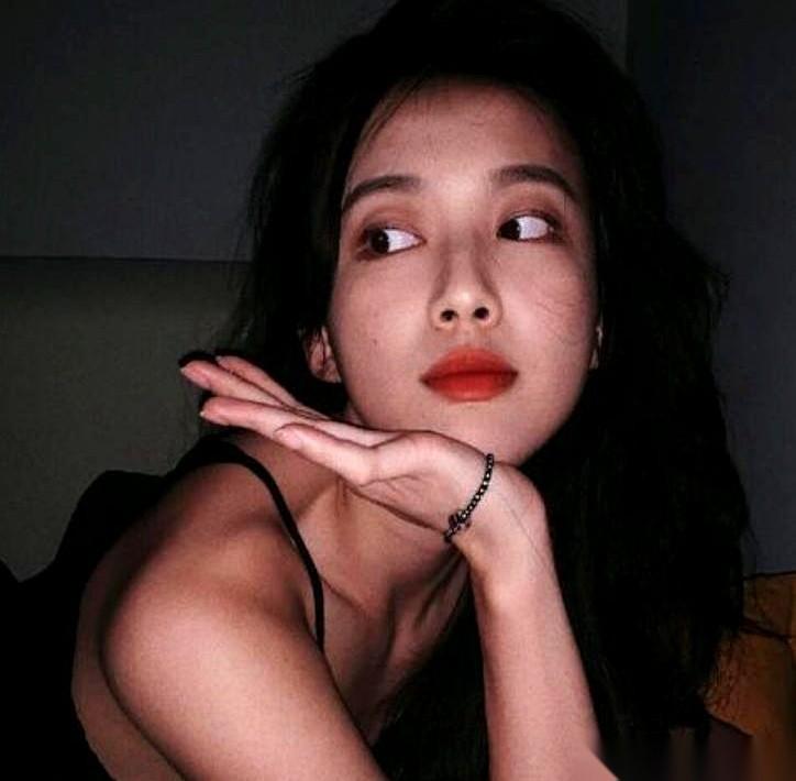 男女之间的肢体接触，本质上是一场步步惊心的排雷游戏。很多男生请了客、送了礼，以为