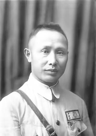 1959年，51岁的邱行湘刚获特赦，还是光棍一个，这个曾经叱咤战场的国民党将军，