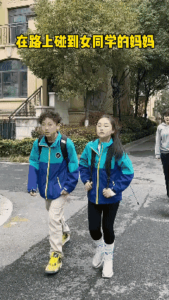 回头那一下，比兔子跑得还快[捂脸哭]
