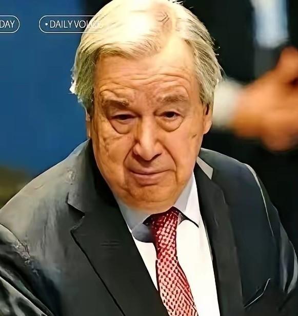 一夜之间，世界瞪大了眼。2025年9月，联合国秘书长古特雷斯在专访中放下官腔，直