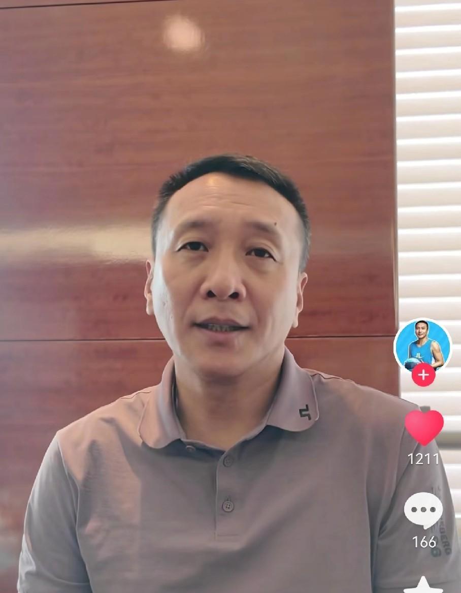 崔永熙好事不断！随着广东男篮宣布崔永熙的加入，广东男篮名宿李群指导及时发视频分