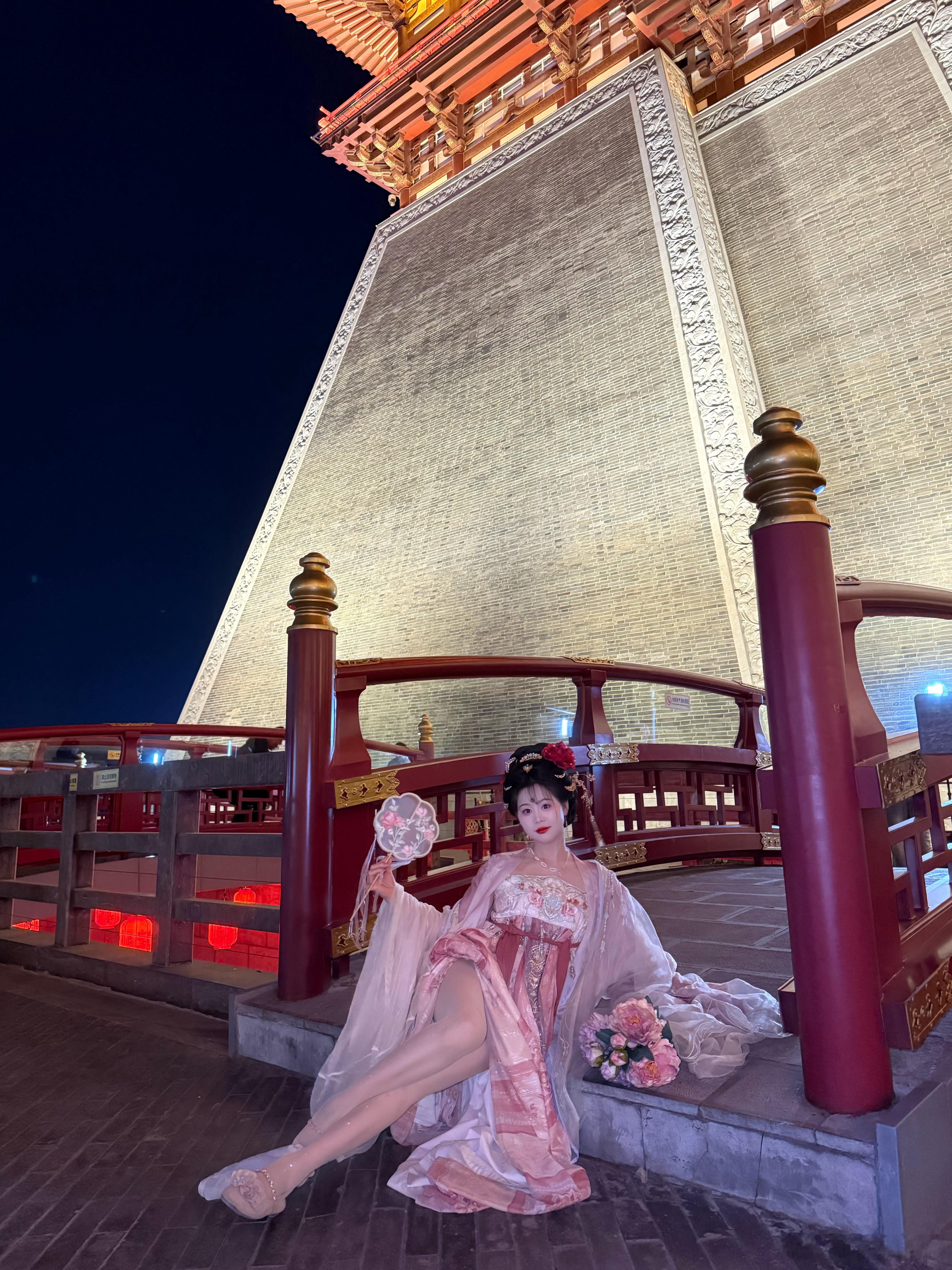 云想衣裳花想容​​​