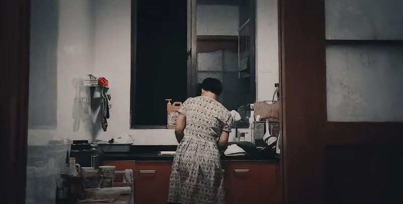 昨晚半夜被隔壁邻居的吵架声吵醒，听完前因后果，我一时间不知道该站哪边。儿媳妇和小