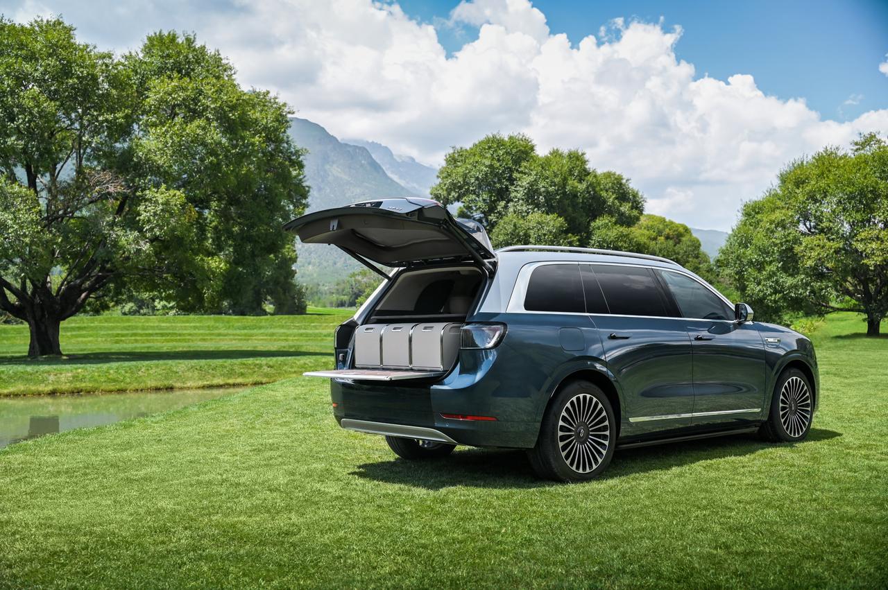 为什么身家千万的人最后选了问界M9接触过几位问界M9的车主，发现一个有趣的现象