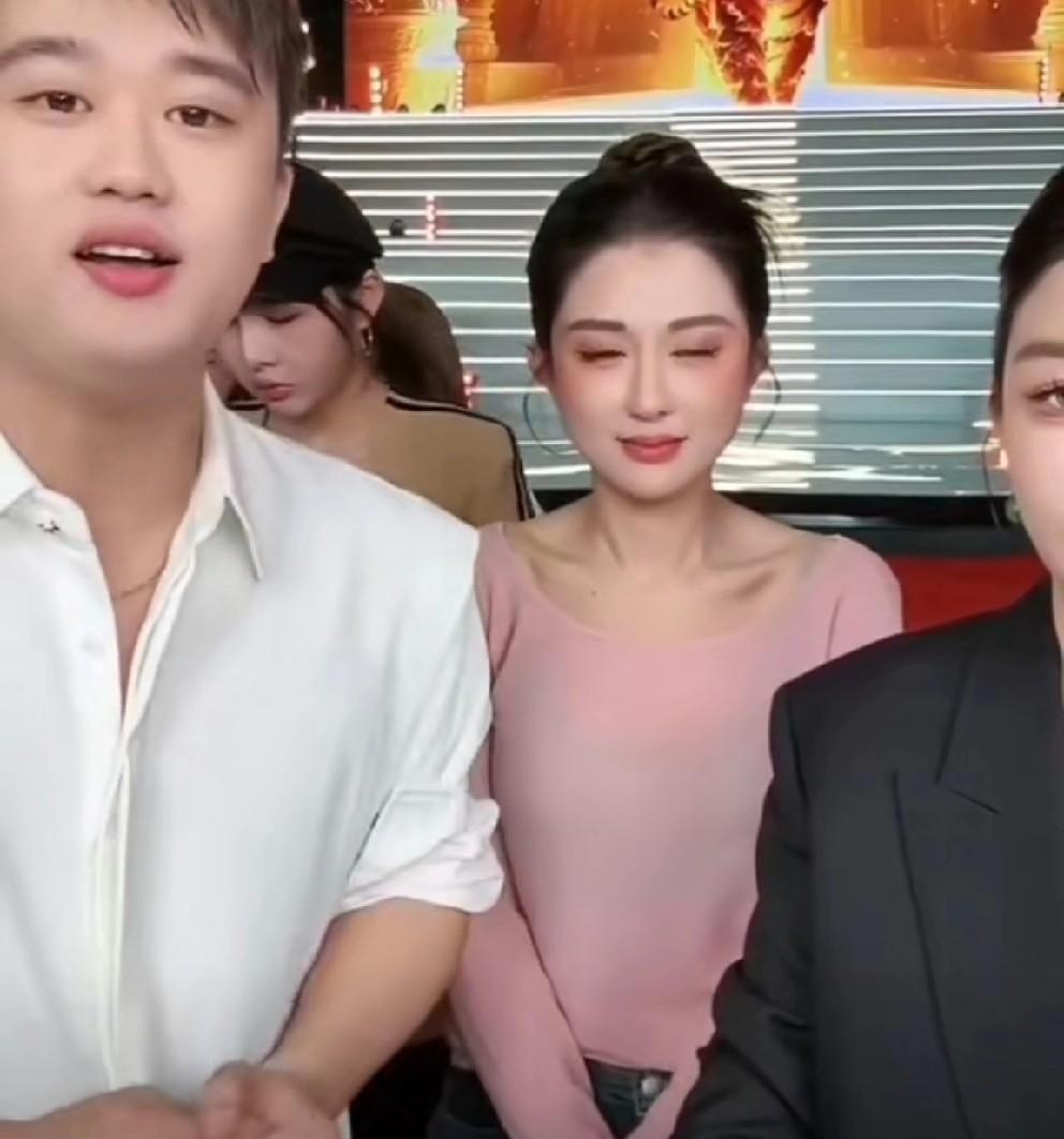 赵梦澈宣布辛选主播现在都是自己当老板，公司只收服务费！