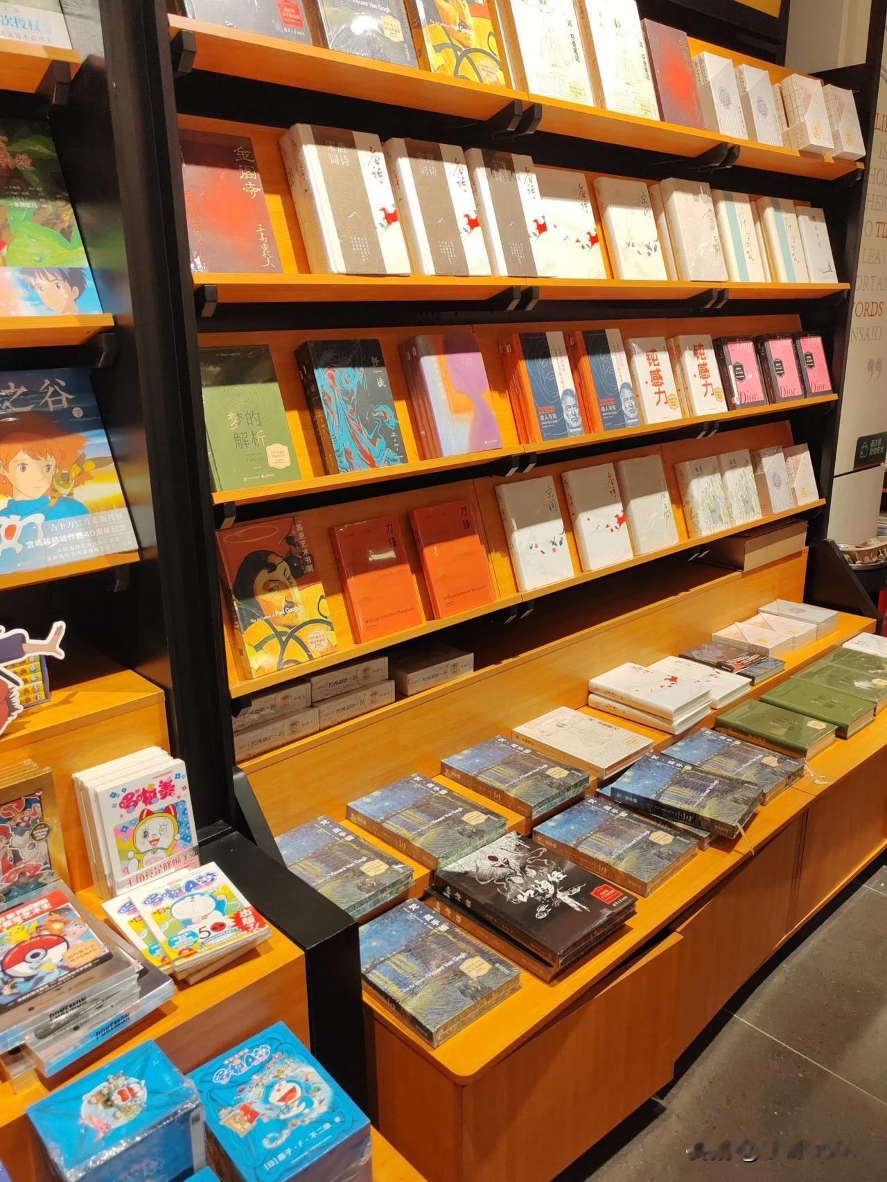 本周六深圳地铁客流量达915万人次排名全国第一，超过广州[呲牙笑][呲牙笑][呲牙笑]