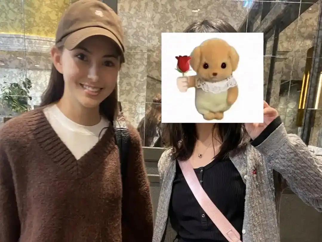 多位网友在墨尔本Chadstone购物中心偶遇周杰伦与昆凌夫妇，这场无预警的街头