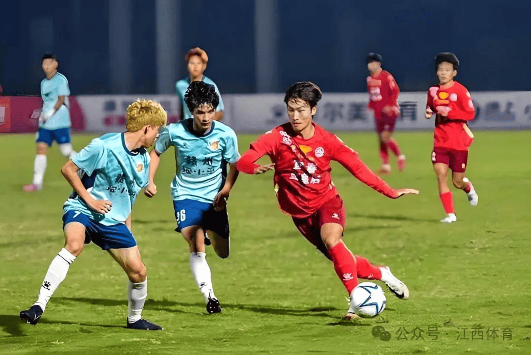 《人民日报》赞赣超: 草根性是鲜明底色, 全部为非职业球员
