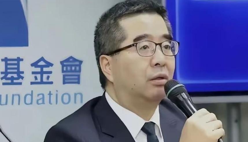 国民党副主席萧旭岑撕下了所有的伪装。萧旭岑9日参加完日本天皇生日宴后，10日就重