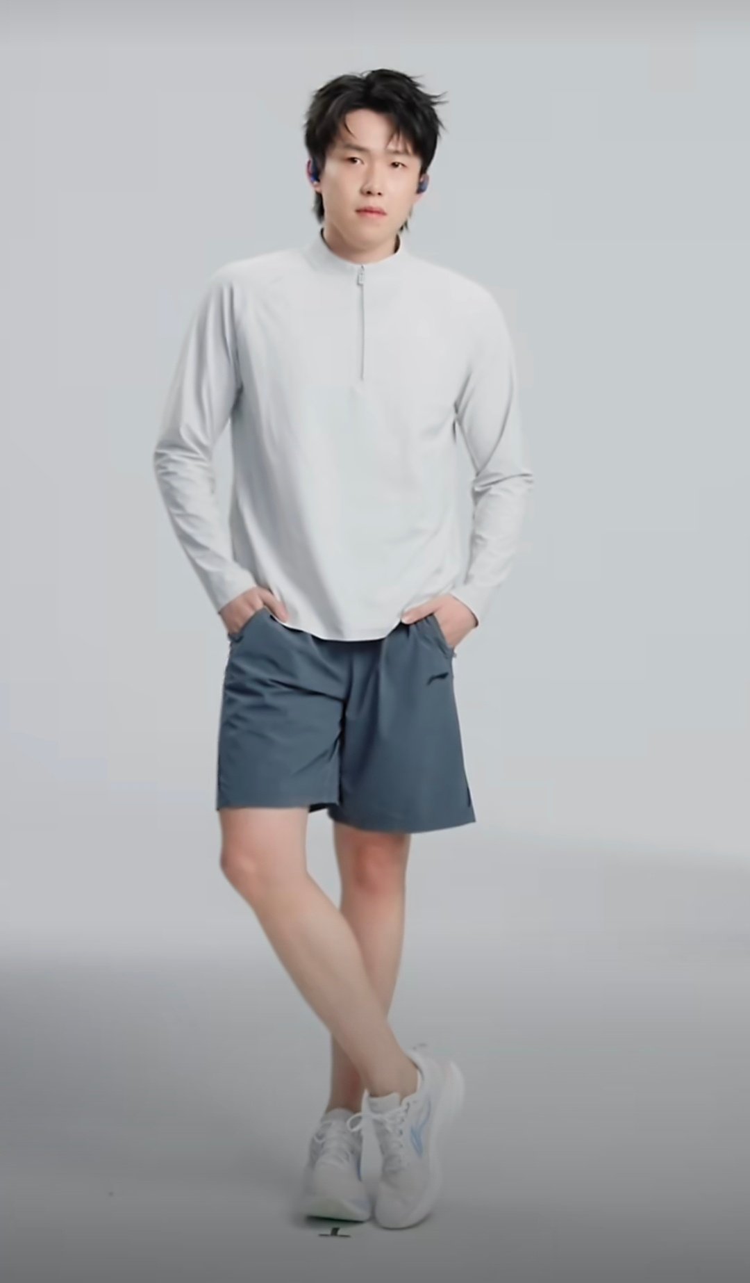 骚s的。。。​