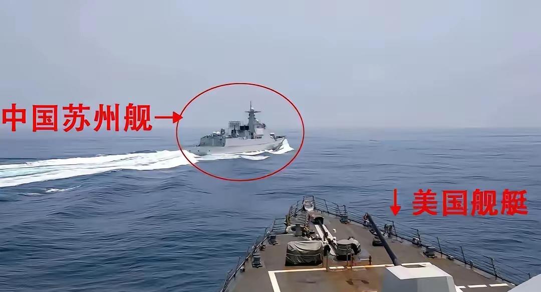 我军直升机电磁干扰下硬刚美舰500米 依法驱离彰显主权不容侵犯
