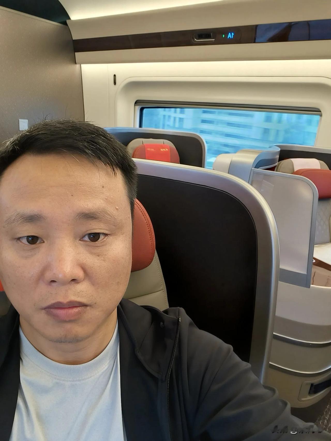 去往号称中国星际之门的最大数力中心，整个华东区接下来，第一大算力中心，据说投资整