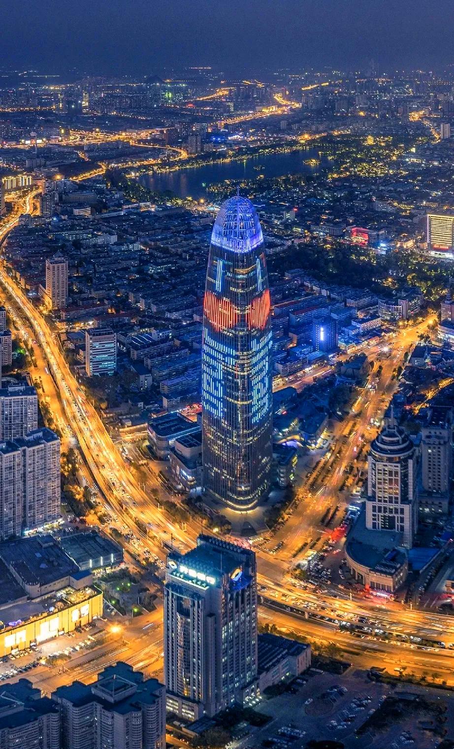 济南绿地普利中心，曾经的济南第一高楼，济南老城区地标性建筑，当年是山东首个30