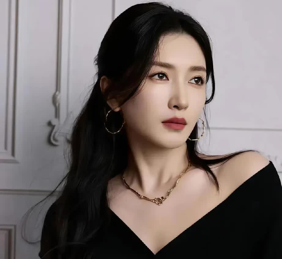江疏影这次真的是给所有不红的演员上演了一部教科书级别的骚操作！演员没有代