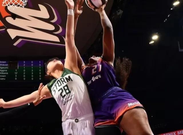 北京时间6月8日，WNBA常规赛，西雅图风暴客场89-77拿下了菲尼克斯水星。