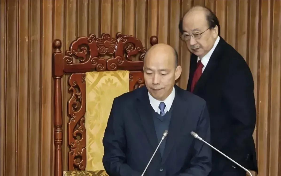 国民党不愿面对民进党搞台独的事实，还以为民进党发动的大罢免只是为了争夺“立法院”