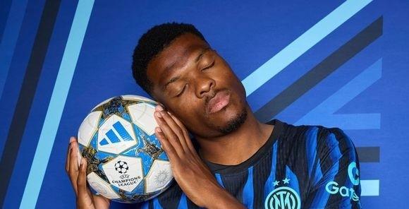 国际米兰可能一月引援右翼位！都灵体育报的消息，邓弗里斯在球队作用无可替代，原本的