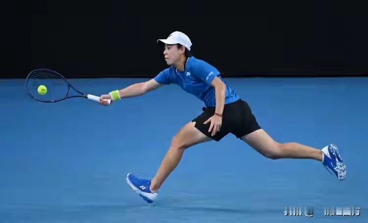 澳网正赛首日，中国球员取得首场胜利，白卓璇经过三盘大战，以6-4、2-6、7（1