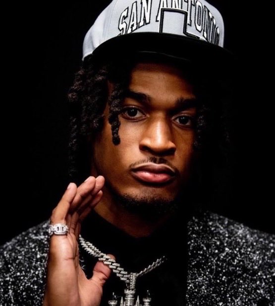 迅速成长! 卡斯尔本赛季目前场均18.8分6篮板5.4助攻2抢断