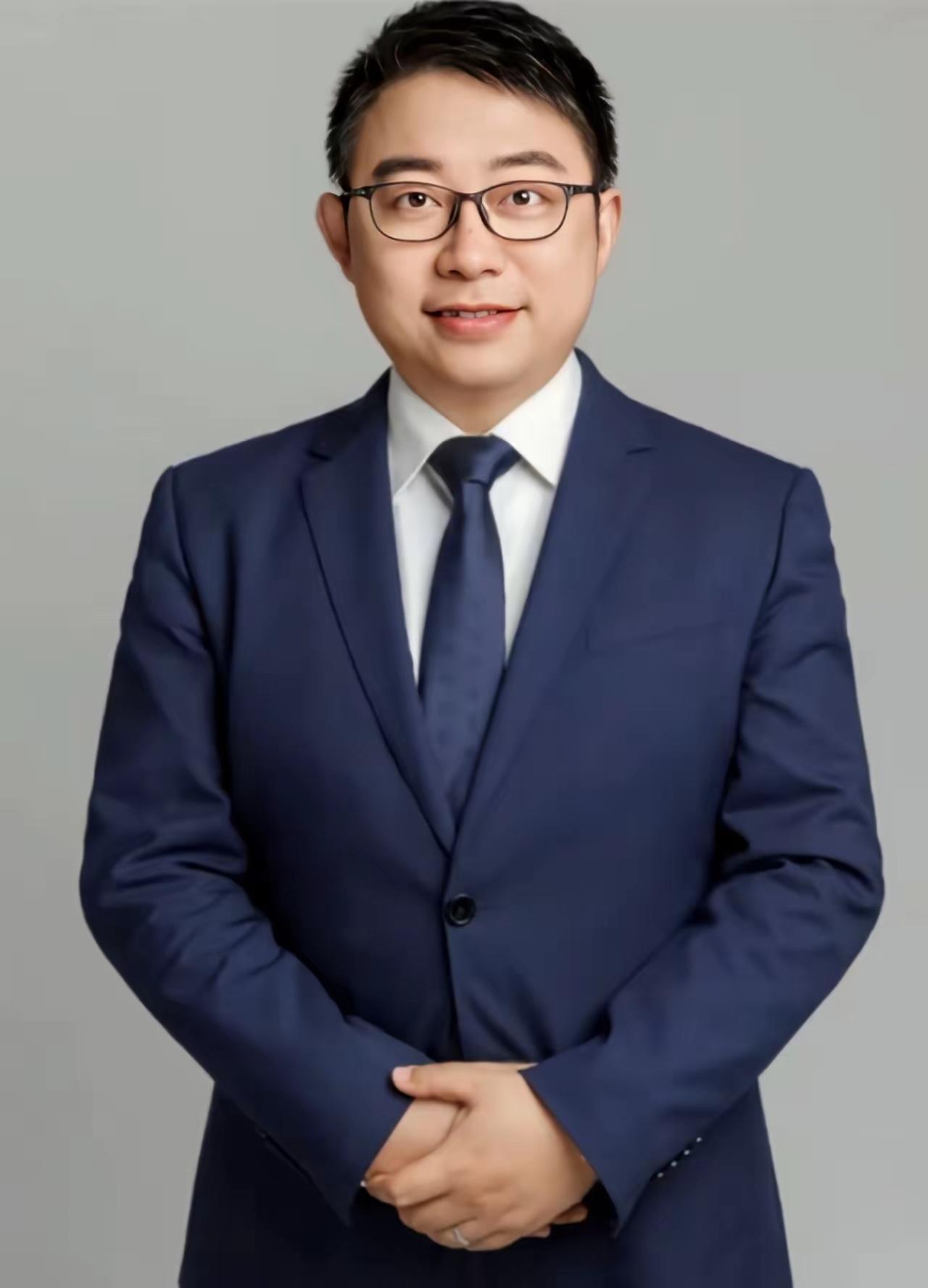 沈逸评高市早苗众议院大胜，直呼希望她接下来千万不要“带怂”的。他说：国内总有这