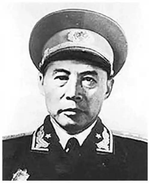 1942年，八路军27团陷入日军重围，吕正操审时度势：“暂时放弃突围。”