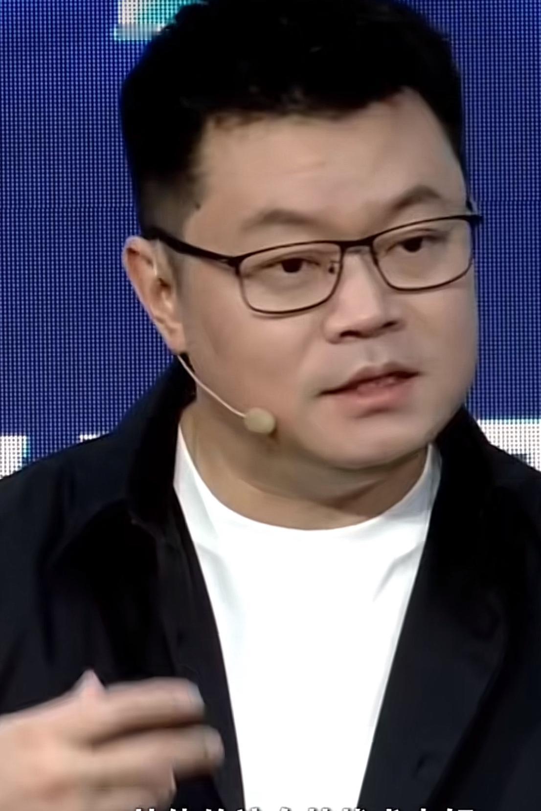 国乒前辈侯英超谈到王楚钦，在伦敦世乒中的重要作用时表示：国乒这次出征的球员，王楚