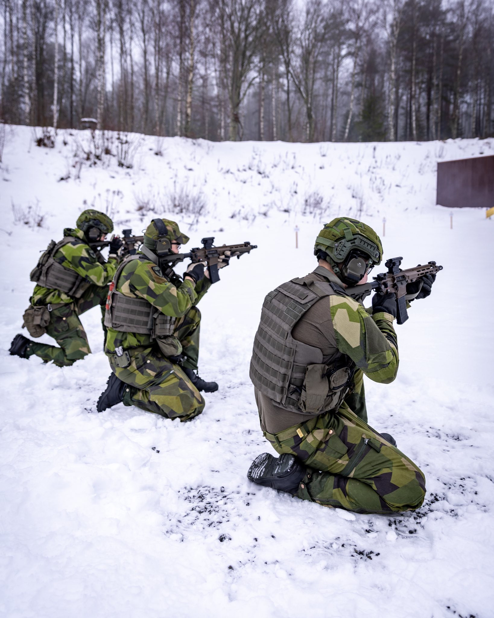 AK24步枪修复故障缺陷后重新列装瑞典国防军烽火问鼎计划