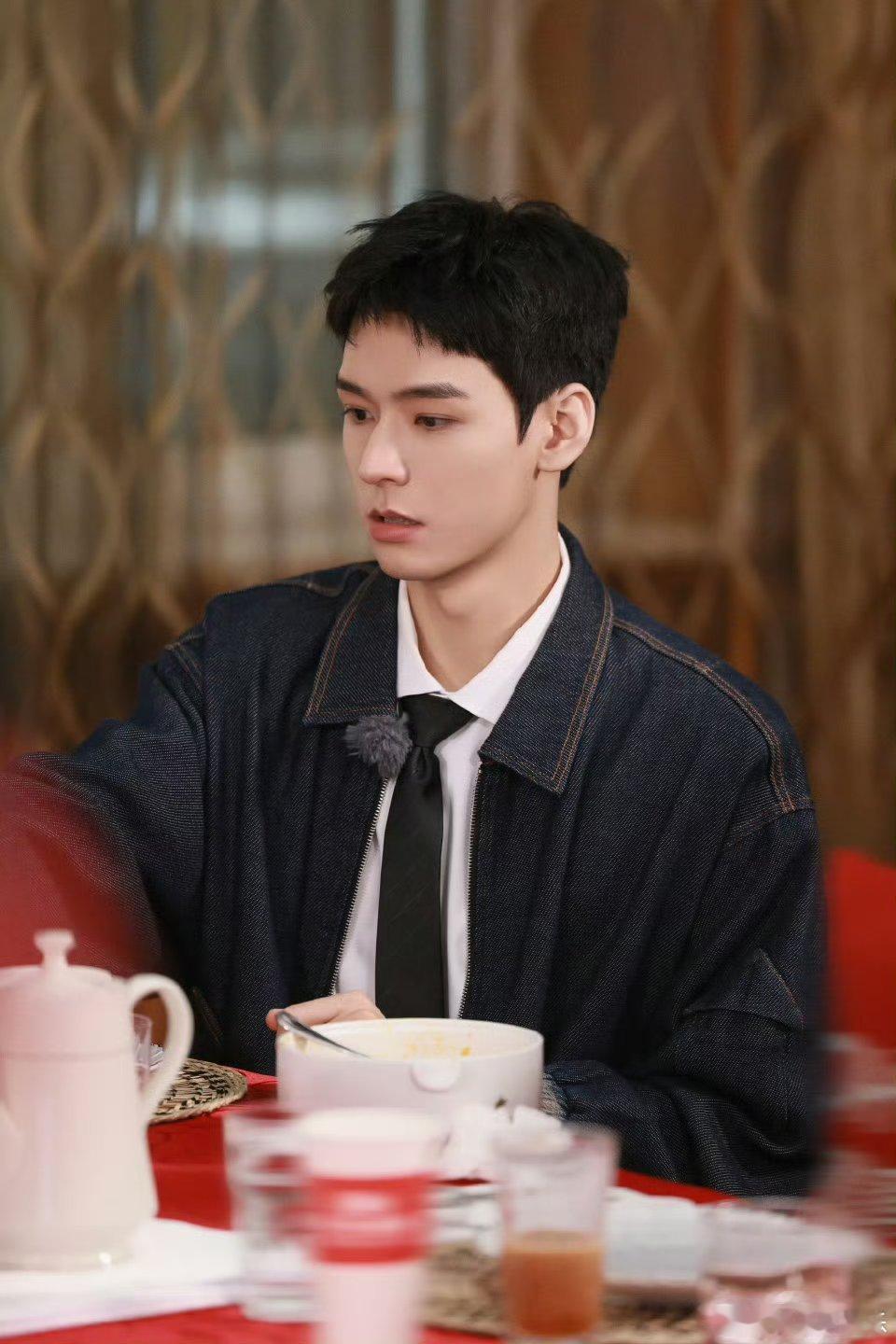 龚俊天选导游圣体《花儿与少年7》龚俊是导游圣体吧！自带知识库，认货币、安利景点