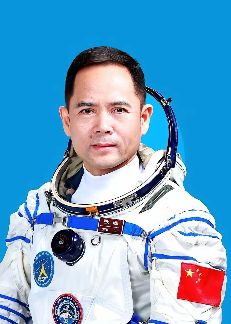 神舟二十一号的航天员们，暂时不回地球了。就在4月17号凌晨，指令长张陆带队干了一