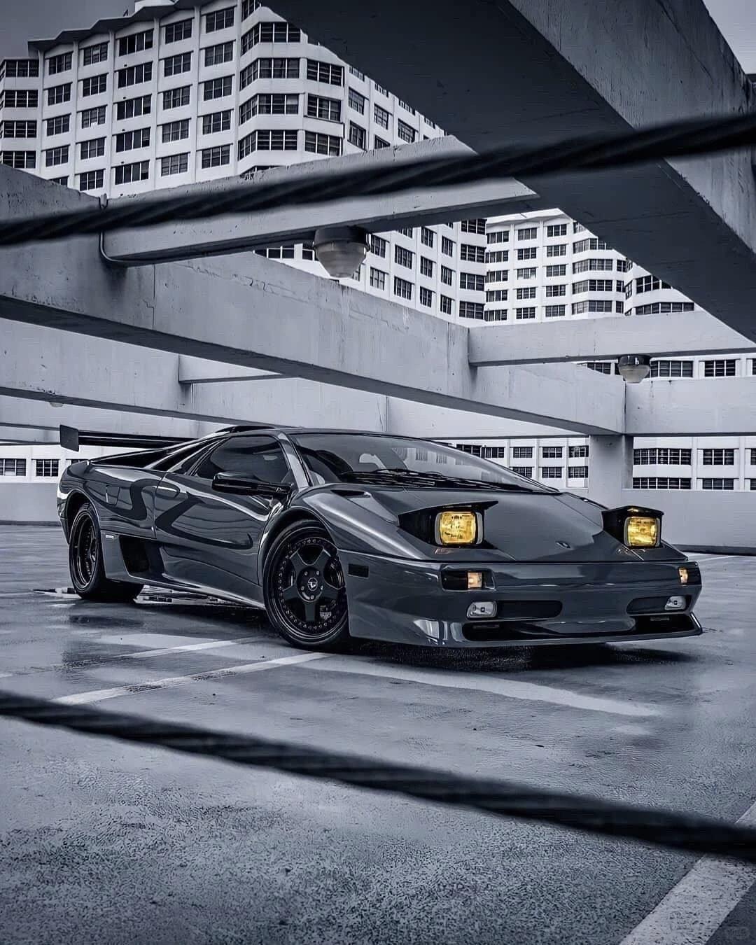 90年代海报C位！兰博基尼DiabloSV，纯粹的终极定义。它是Diablo