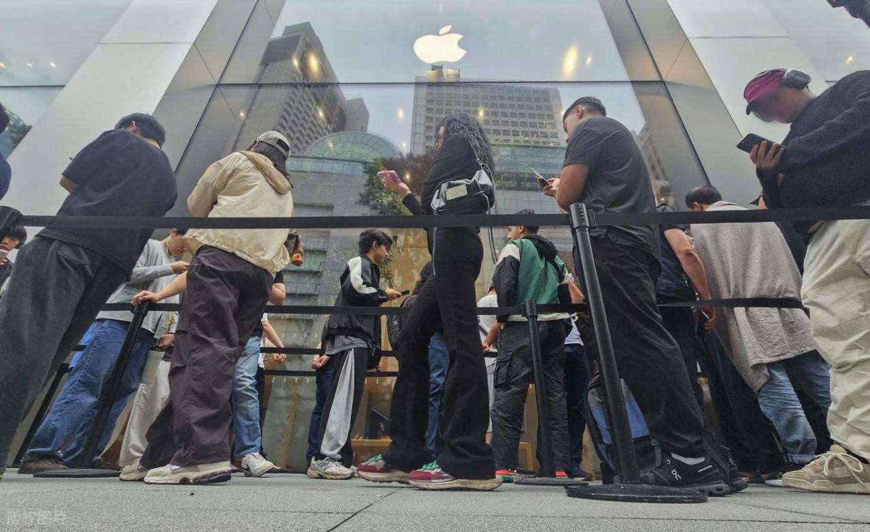 为什么苹果这次能向日本低头，却不怕中国用户？我们到底缺什么？东京的《特定智能